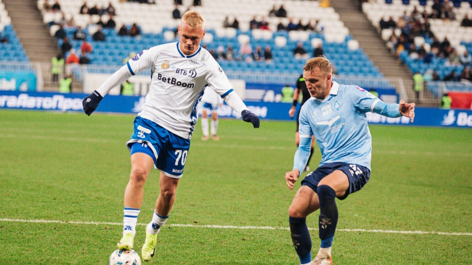 Департамент судейства и инспектирования РФС обратился в ЭСК по решению судьи не удалять Тюкавина в матче с «Крыльями Советов»