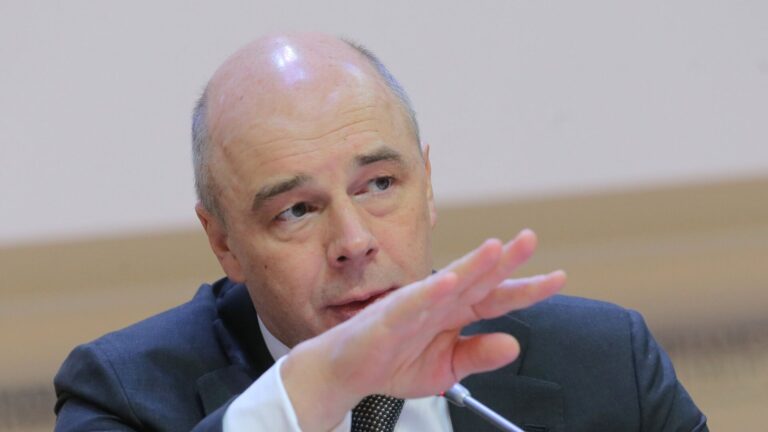 Силуанов назвал ерундой идею изъятия сверхприбыли у банков