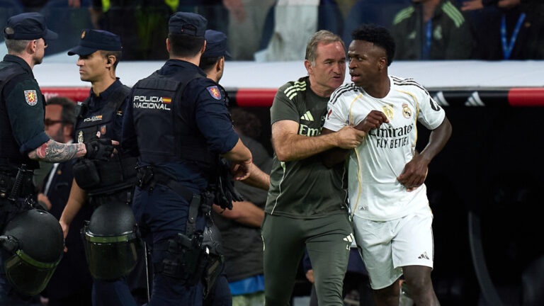 Хаби Алонсо заявил, что Винисиус не будет наказан после скандального эпизода в матче с «Барселоной»