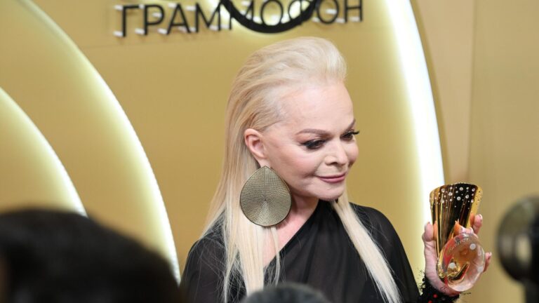 РЕН ТВ: суд обязал фигуранта дела Долиной вернуть почти 15 миллионов рублей