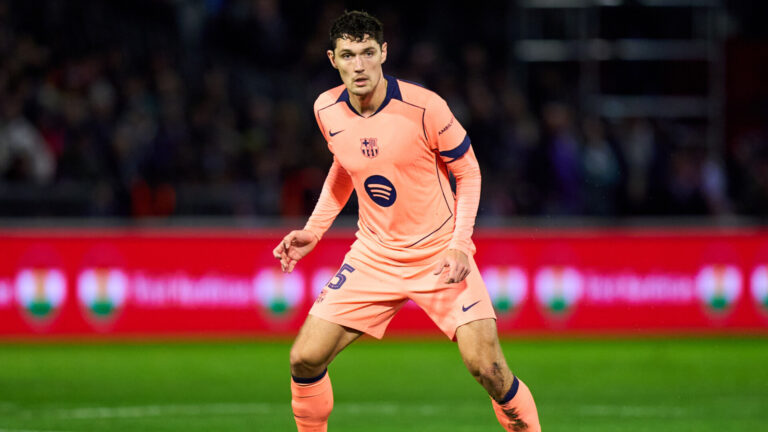 Футболист «Барселоны» Кристенсен получил травму колена на тренировке