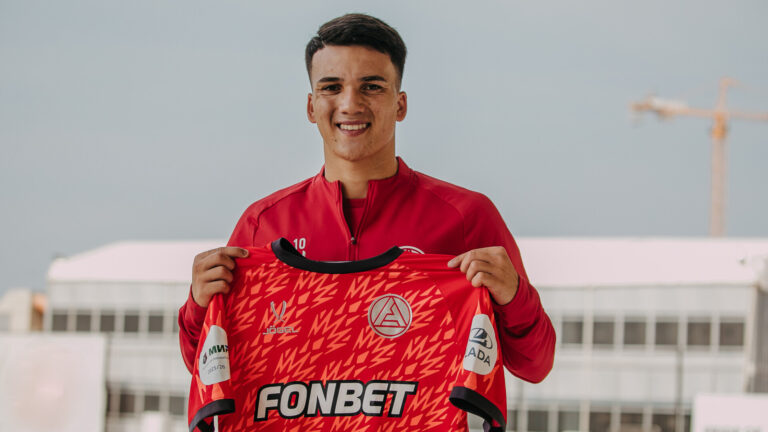 «Акрон» подписал контракт с уругвайским футболистом Аревало