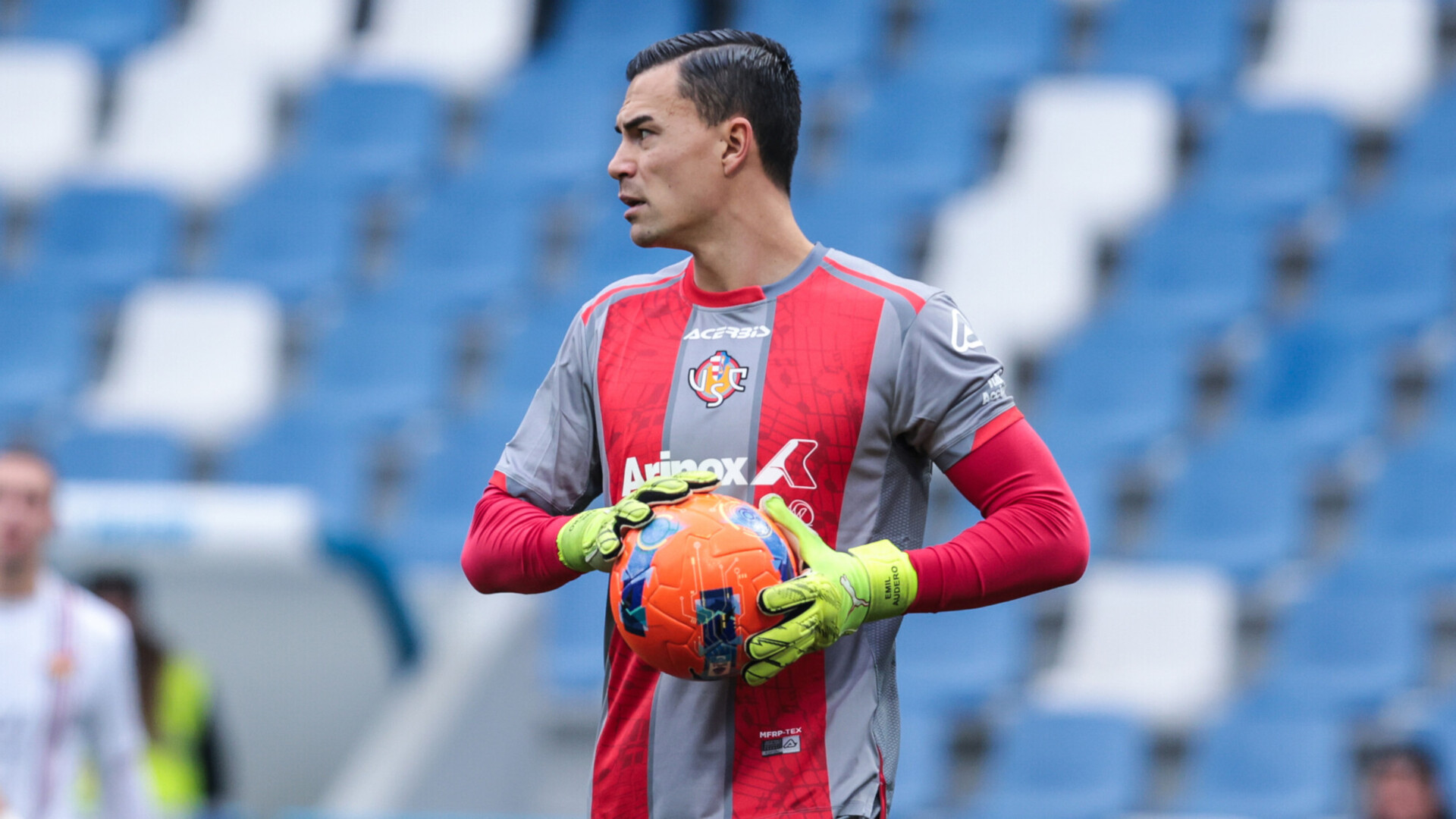 Вратаря «Кремонезе» оставили на стадионе после поражения