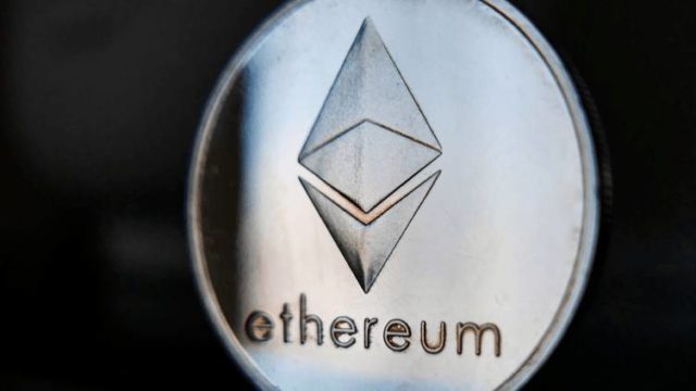 В Santiment рассказали, почему обвалился объем Ethereum на биржах