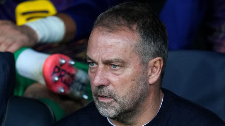 «Они заслужили победу». Тренер «Барселоны» Флик — о поражении от «Жироны»