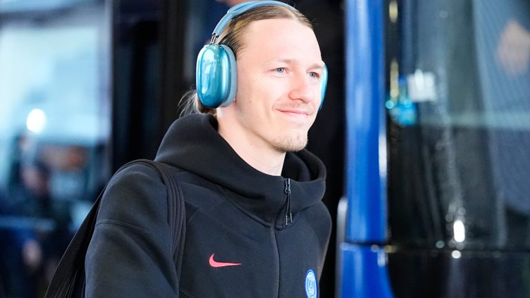 «ПСЖ» поздравил российского вратаря Сафонова с днем рождения