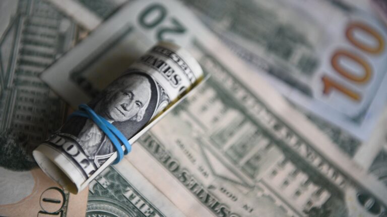 Состояние российских миллиардеров с начала года выросло на $19 млрд