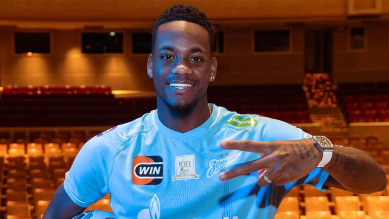 «Зенит» арендовал у «Аль‑Насра» форварда Джона Дурана до конца сезона