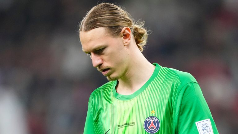 «ПСЖ» крупно подставил Сафонова. Так много во Франции россиянин еще не пропускал