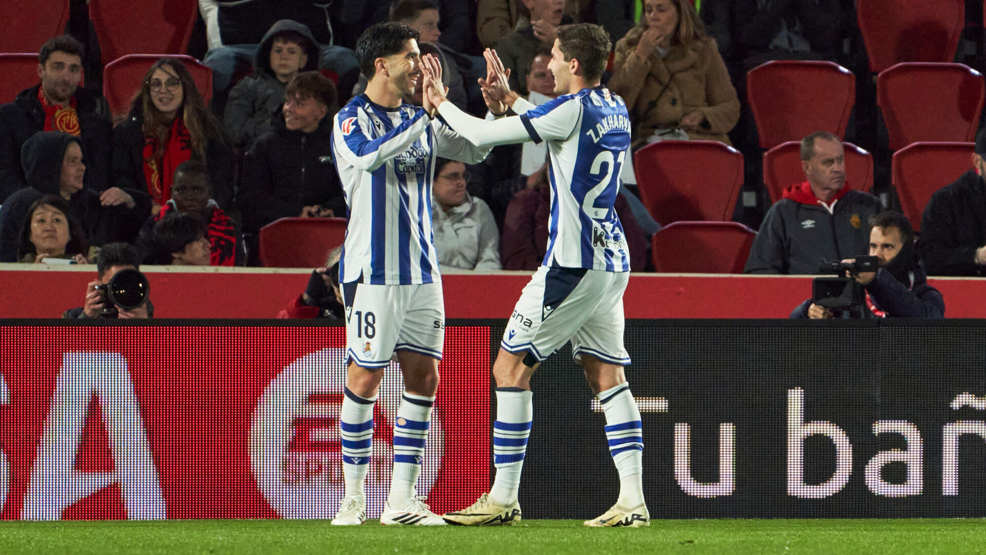 «В игру он не вошел». Гасилин — о выходе Захаряна на замену в матче с «Атлетико»