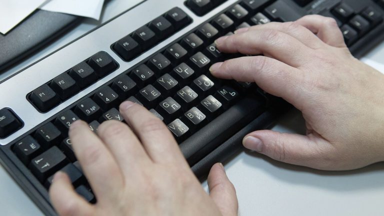 Фетисов: кадровая ситуация с IT-специалистами в России выравнивается