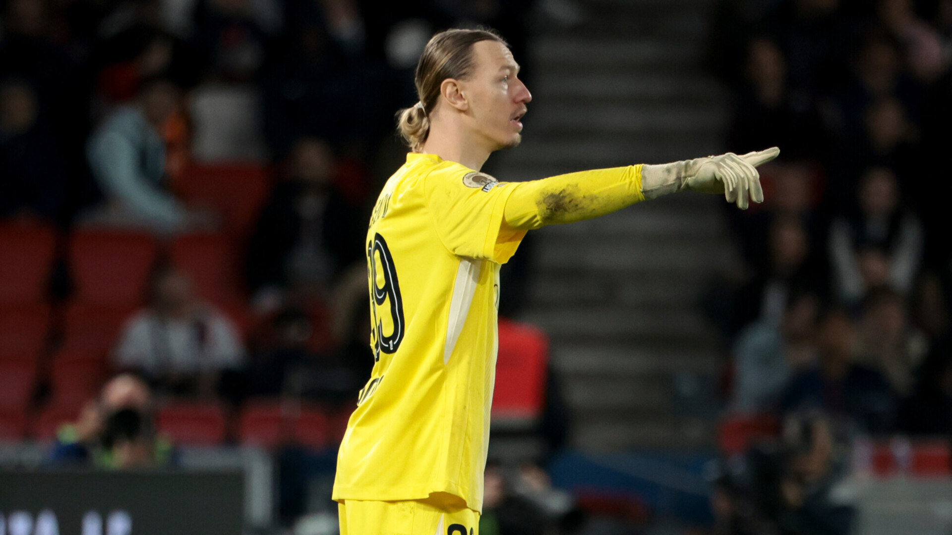 В «ПСЖ» продолжают издеваться над Сафоновым. А у Головина победный гол