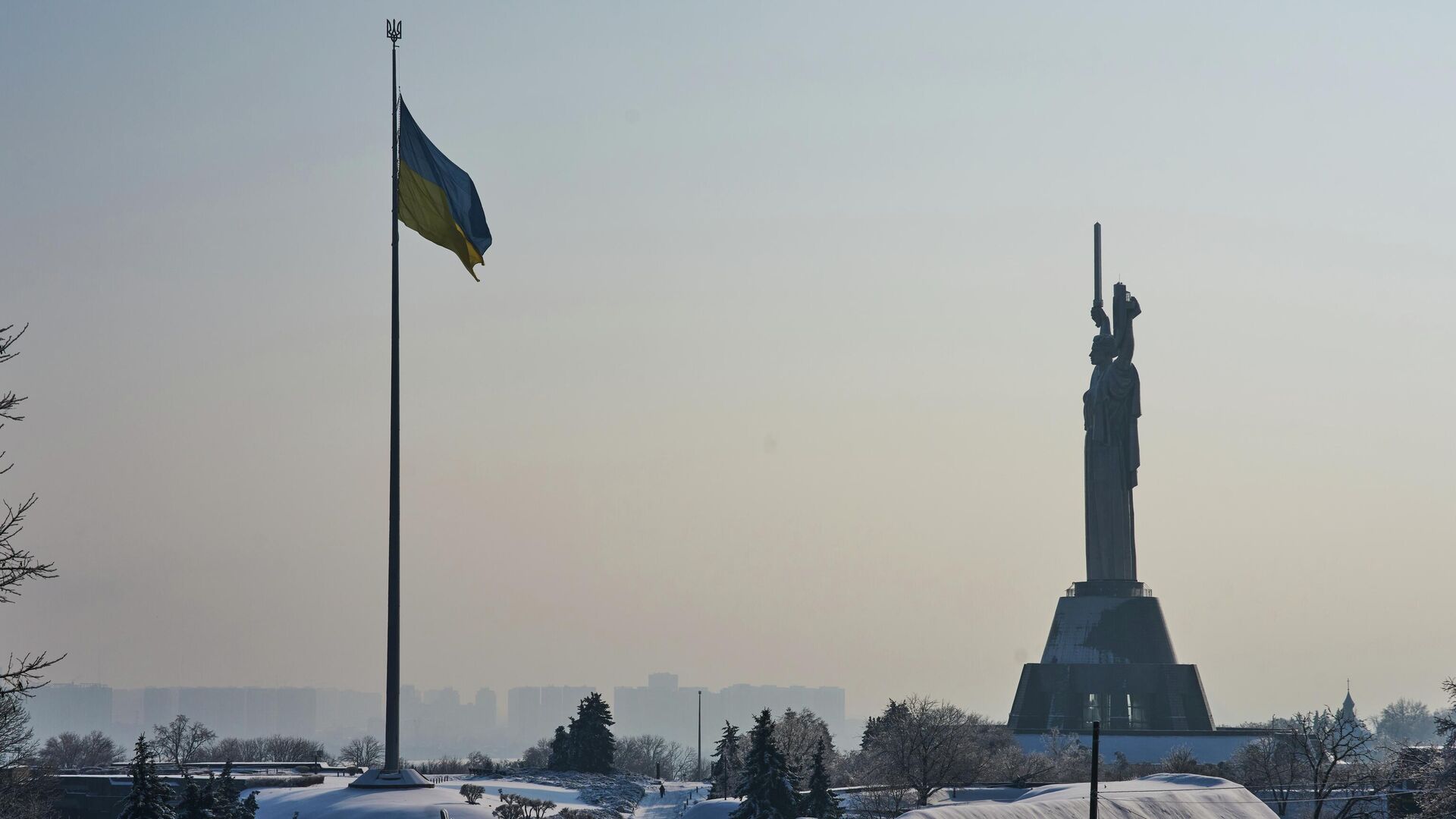 Украина получила первый транш от МВФ в размере 1,5 млрд долларов