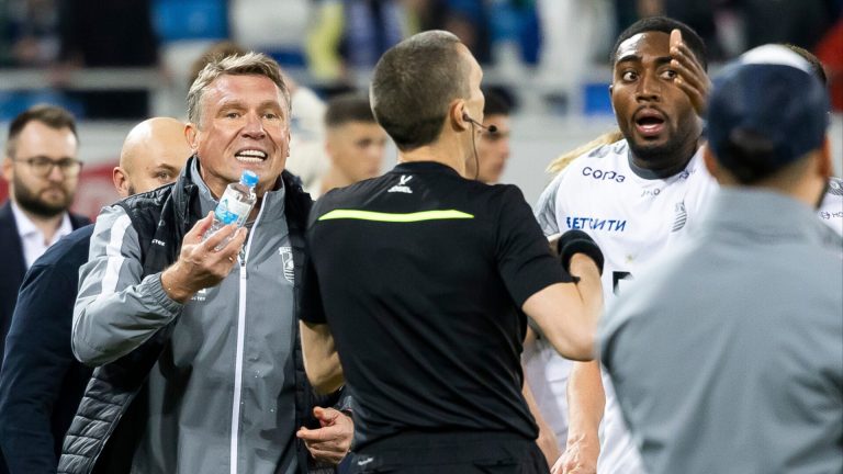 Безумная заварушка в матче РПЛ! Талалаев вызвал тренера ЦСКА на бой. Видео