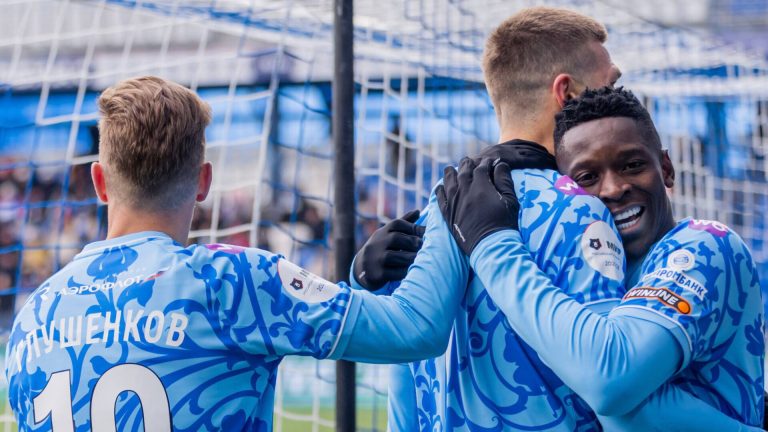 «Зенит» благодаря голу Соболева обыгрывает «Оренбург» после первого тайма матча РПЛ