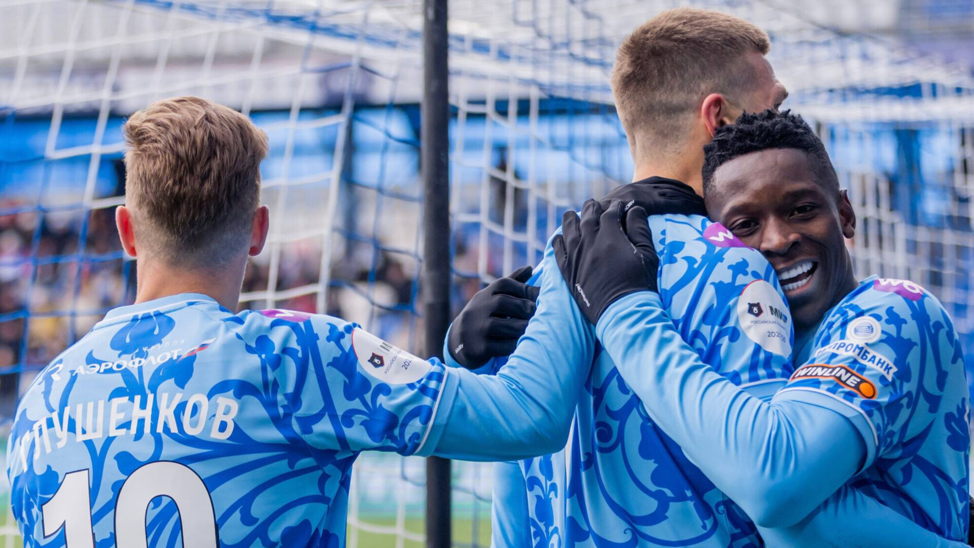 «Зенит» благодаря голу Соболева обыгрывает «Оренбург» после первого тайма матча РПЛ