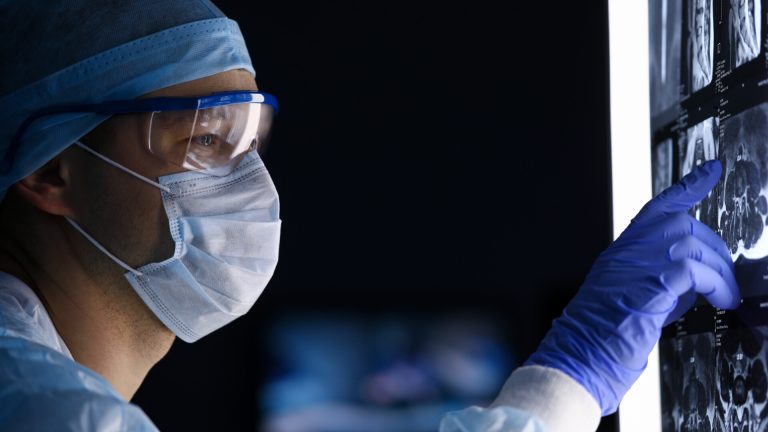 Рак мозга унес жизнь экс-игрока сборной Англии. Вратарю было всего 34 года