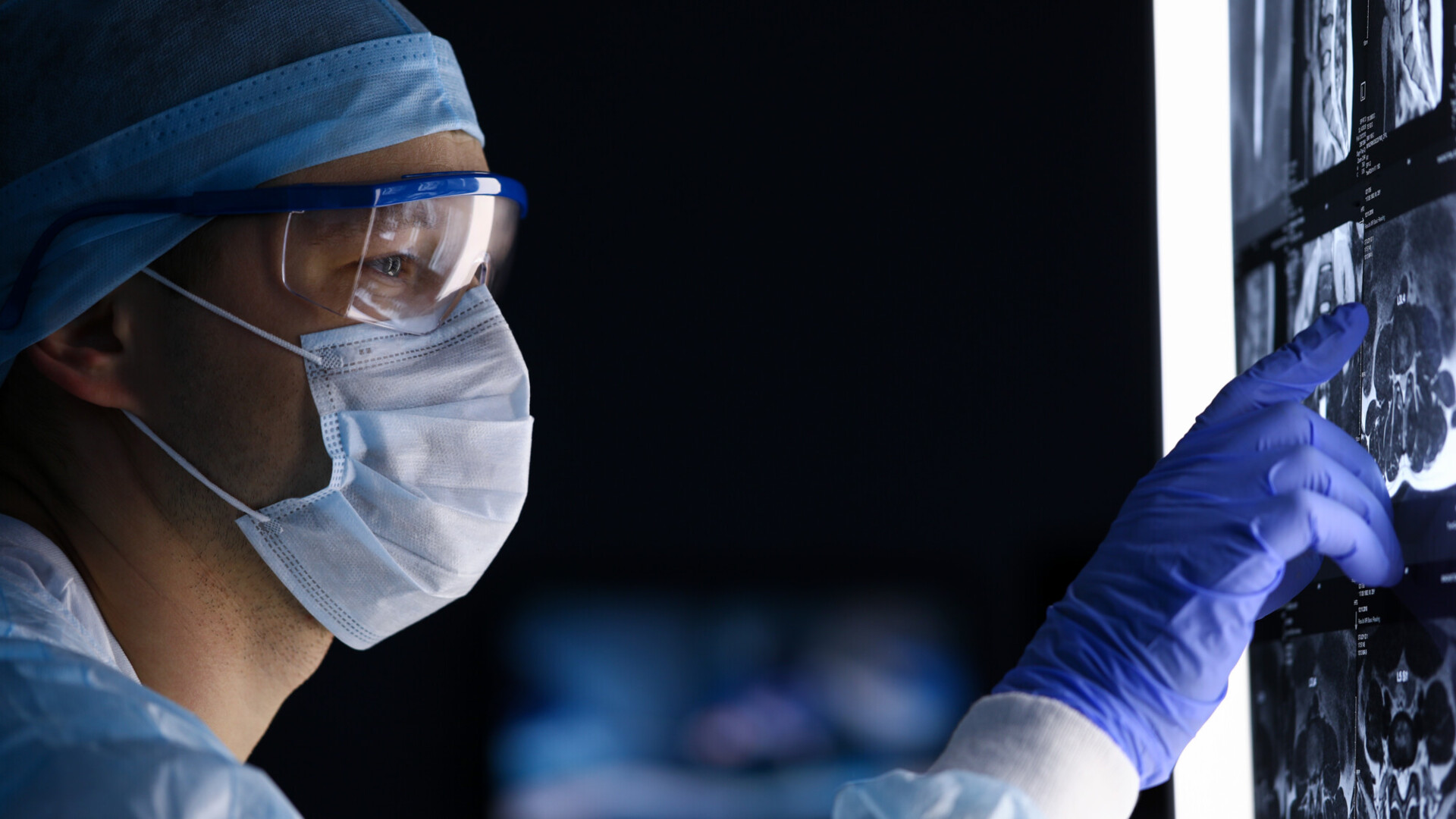 Рак мозга унес жизнь экс-игрока сборной Англии. Вратарю было всего 34 года