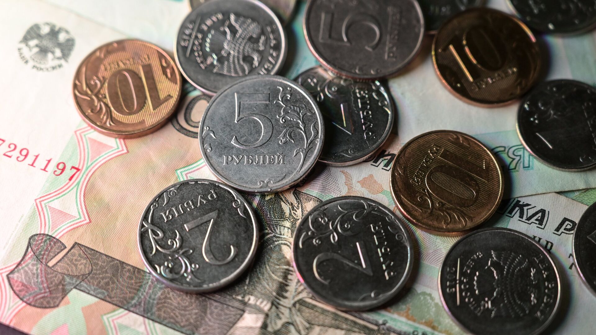 ЦБ: 87% россиян носили при себе монеты в 2025 году