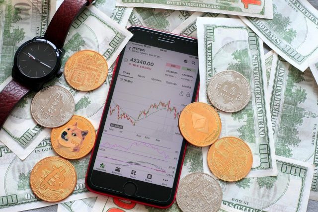 Ethereum показывает силу на фоне обвала биткоина и продажи Strategy
