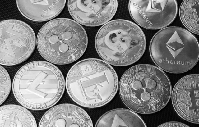 Продажи альткоинов достигли пятилетнего максимума