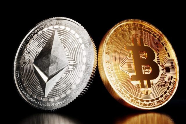 Биткоин и Ethereum закрыли май в минусе