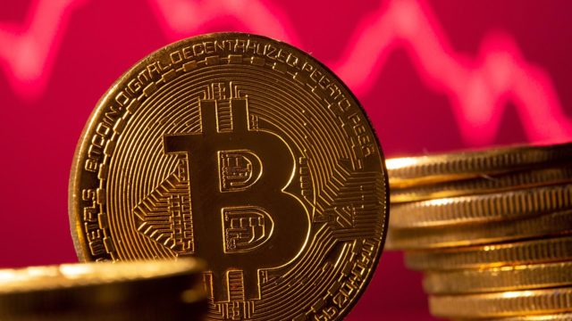 Исторические данные указывают на дно биткоина ниже $30 000