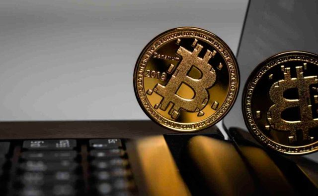 Биткоин застрял в медвежьей зоне: 15% ниже справедливой цены