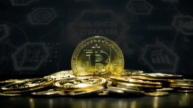 Бывших полицейских судят за похищение криптобизнесменов