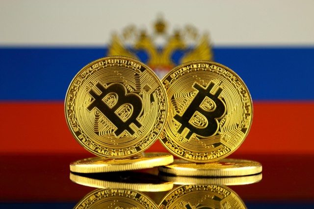 Трое россиян осуждены за разбой и кражу 85 биткоинов