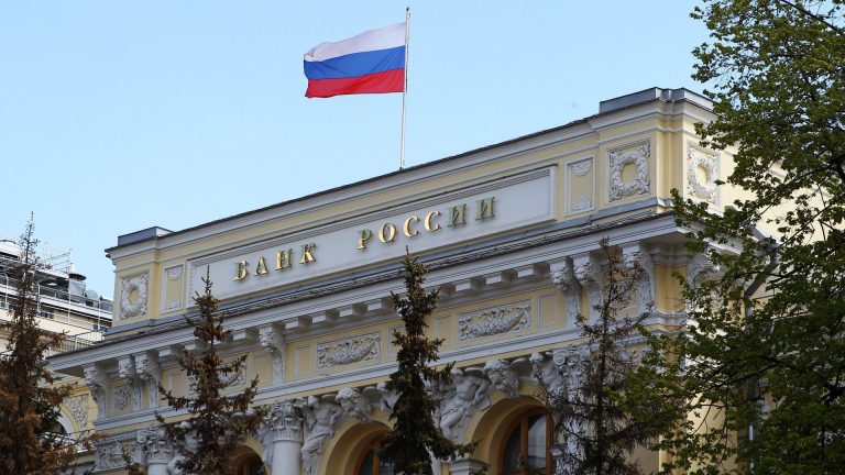 «Известия»: АФТ попросила ЦБ ускорить подготовку закона об открытых API для мультибанкинга