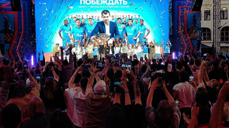 «Зенит» отпраздновал победу в Суперкубке в «Гостином дворе»