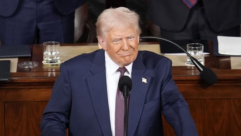 NYT: в 2025 году доходы президента США Трампа выросли до 2,44 миллиарда долларов