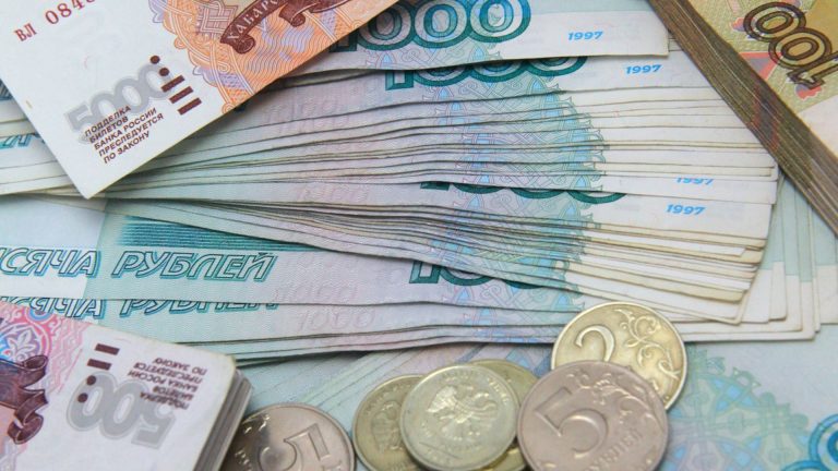 Доля рубля в расчетах США за импорт из России достигла максимума за всю историю — 71,6%