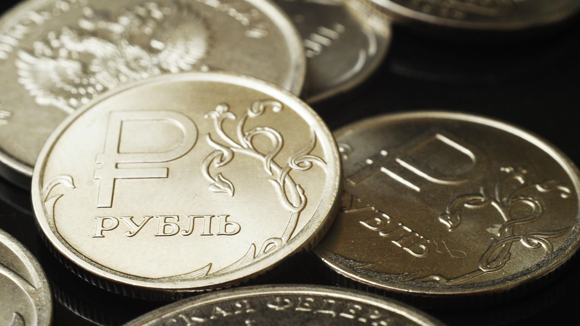 Аналитики Смирнов и Чернов назвали золото лучшим выбором для долгосрочных сбережений