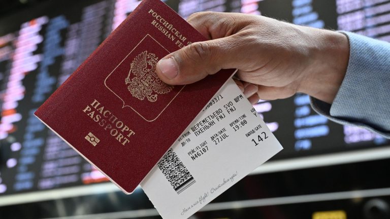 Эксперт Модель: мошенники присылают россиянам фальшивые договоры после предоплаты за тур